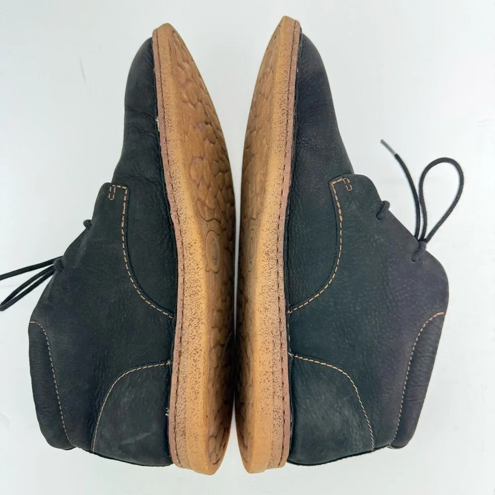 Born size 11.5 Men’s Black Leather Lace Up Ankle Chukka Boots